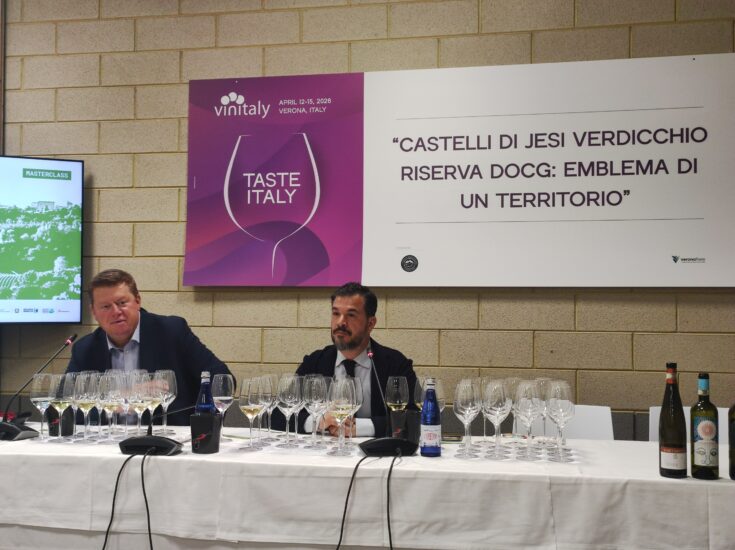 Vinitaly 2026 - Masterclass dell’Istituto Marchigiano Tutela Vini sul Castello di Jesi Verdicchio Riserva, Relatori Silvano Brescianini e Giuseppe Carrus