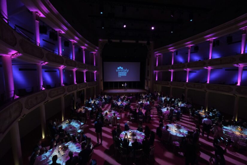 “Vinitaly Design Award” premia la creatività del vino  (ph: Veronafiere/Ennevi)