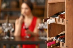 Usa, il 51% dei consumatori ammette di non potersi permettere di spendere per il vino come anni fa