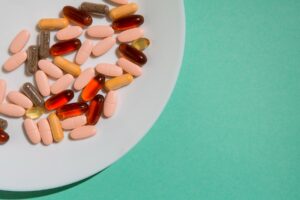 Integratori e vitamine: da supporto occasionale a rituale quotidiano di benessere per gli italiani