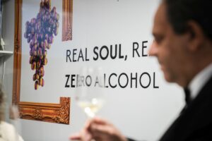 Vini No-Lo, c&rsquo;&egrave; chi ci crede, anche in Italia. Guardando ad un mercato, da 2,4 miliardi di dollari