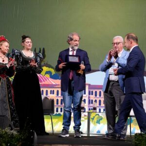 &ldquo;Enologo ad honorem&rdquo;: il riconoscimento al direttore WineNews Alessandro Regoli