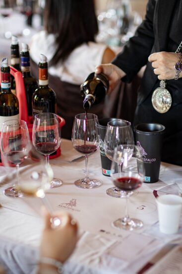 “A Montefalco”, il Sagrantino di Montefalco 2022 nel calice