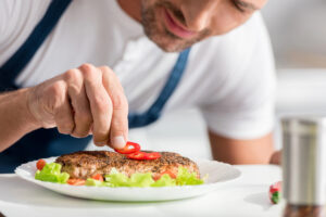 In Italia 5,4 milioni di persone (9,3% della popolazione) non possono permettersi un pasto proteico