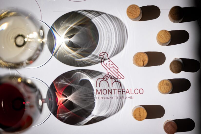 “A Montefalco”, il Sagrantino di Montefalco 2022 nel calice