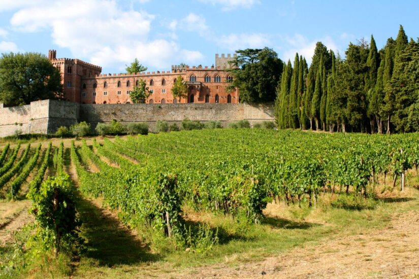 Al Castello di Brolio della famiglia Ricasoli, Bettino Ricasoli inventò il Chianti Classico