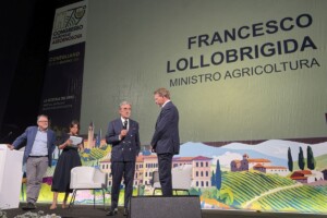 The appeal by enologists: &ldquo;no to negativity, a new renaissance of Italian wine is needed&rdquo;