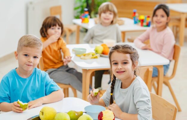 ALUNNI, EDUCAZIONE ALIMENTARE, FRANCESCO LOLLOBRIGIDA, FRUTTA E VERDURA, MINISTERO DELL'AGRICOLTURA, MINISTRO DELL'AGRICOLTURA, SCUOLA, UE, Non Solo Vino