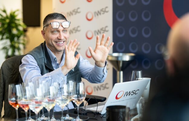 ANTON MASSEL, INTERNATIONAL WINE & SPIRITS COMPETITION, MASTER OF WINE, REGNO UNITO, Mondo