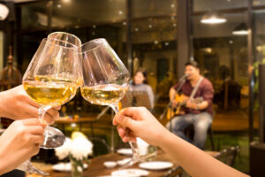 Se il vino diventa &ldquo;pi&ugrave; buono&rdquo; quando si degusta ascoltando musica dal vivo