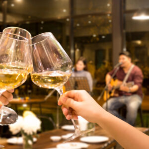 Se il vino diventa &ldquo;pi&ugrave; buono&rdquo; quando si degusta ascoltando musica dal vivo