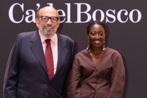 &ldquo;Premio Scultura Ca&rsquo; del Bosco&rdquo; n. 2, l&rsquo;opera di Binta Diaw rinnova il rapporto tra vino e arte