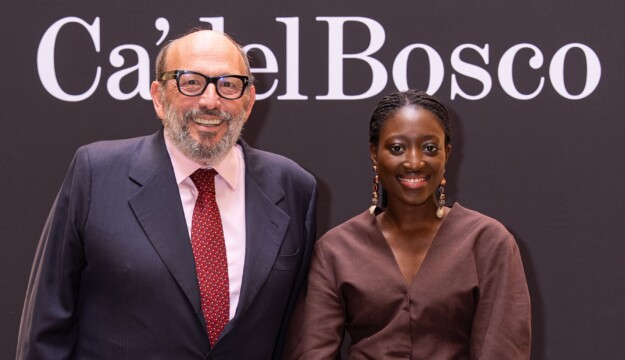&ldquo;Premio Scultura Ca&rsquo; del Bosco&rdquo; n. 2, l&rsquo;opera di Binta Diaw rinnova il rapporto tra vino e arte
