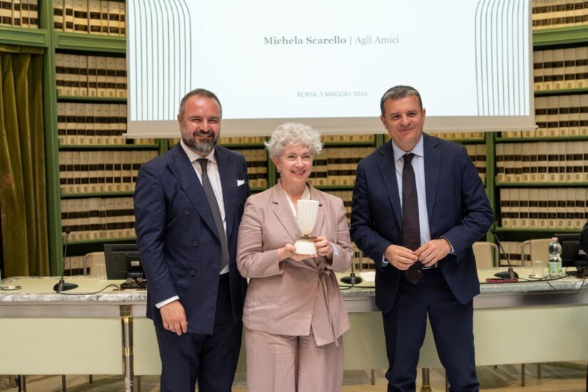 La premiazione di Michela Scarello, Agli Amici