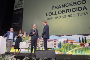 L&rsquo;appello degli enologi: &ldquo;no alla negativit&agrave;, ci vuole un nuovo rinascimento del vino italiano&rdquo;