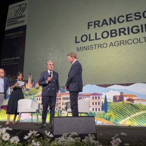 L&rsquo;appello degli enologi: &ldquo;no alla negativit&agrave;, ci vuole un nuovo rinascimento del vino italiano&rdquo;