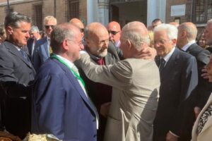 Il mondo ricorda Carlo Petrini, dalla parte dei contadini, amico di Papi e Re