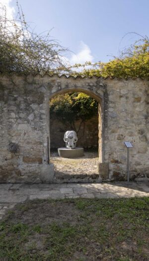 Monira Al Qadiri, tra le protagoniste dell&rsquo;arte contemporanea, per la Tenuta Planeta dell&rsquo;Ulmo