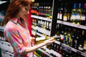 Nel 2025 vola il bio nel retail in Italia a 4,4 miliardi (+9,2%). Stabili vini e spumanti (-0,1%)