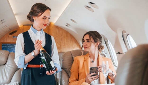 Da Planeta a Monte del Fr&agrave;, ecco i migliori vini italiani da degustare in aereo verso le vacanze