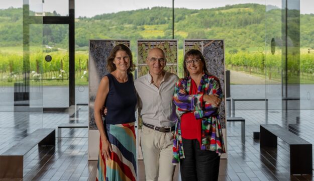 Mecenati del vino: Antinori acquisisce l&rsquo;opera &ldquo;Sampling the Vineyard&rdquo; dell&rsquo;artista Armin Linke