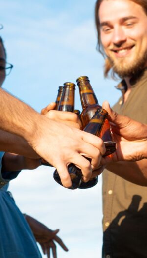 La birra analcolica conquista l&rsquo;estate 2026, e cambia la socialit&agrave; dei giovani