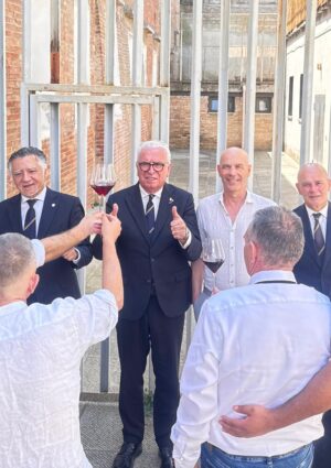Quando il vino &egrave; futuro, riscatto e inclusione: cinque detenuti a Siena diventano sommelier Ais