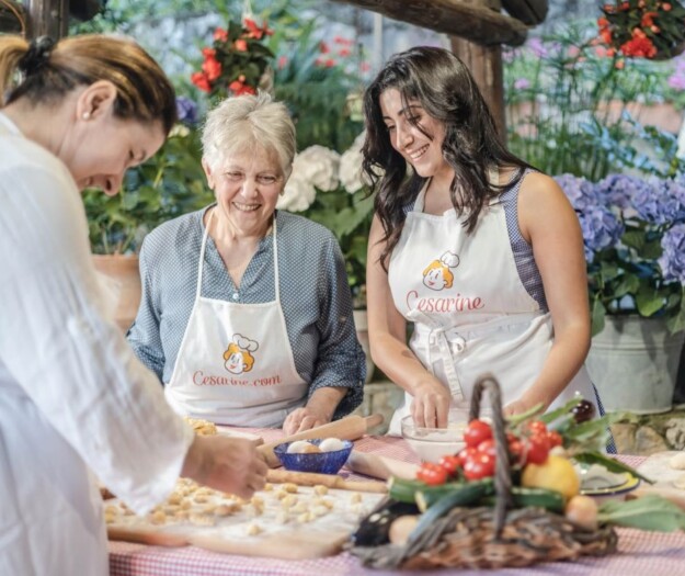 Dopo aver aperto le cucine di casa, Le Cesarine portano gli appassionati dai produttori locali