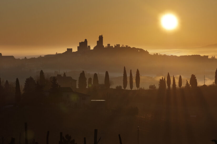 Consorzio Vernaccia San Gimignano - Profilo del paese al tramonto