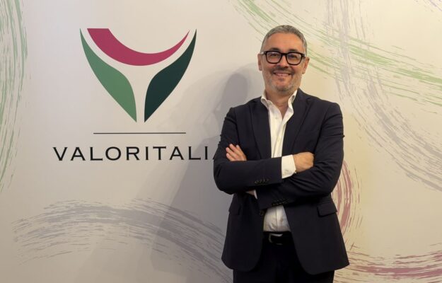 Il vino italiano resta &ldquo;in mezzo al guado&rdquo;, ma &ldquo;il bicchiere &egrave; &ldquo;leggermente&rdquo; mezzo pieno&rdquo;