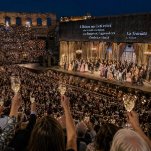 &ldquo;Campioni del Mondo - Italia loves Unesco&rdquo;: il Prosecco Docg nei 10.000 calici dell&rsquo;Arena di Verona