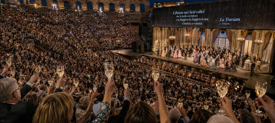 &ldquo;Campioni del Mondo - Italia loves Unesco&rdquo;: il Prosecco Docg nei 10.000 calici dell&rsquo;Arena di Verona