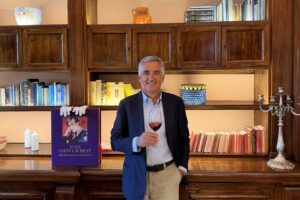 Per il vino, il futuro &egrave; complesso. Serviranno identit&agrave; territoriale e &ldquo;anima&rdquo;, citando Veronelli