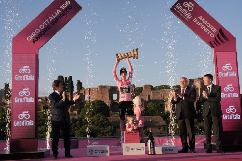 La cucina italiana “in Maglia Rosa” e il Pinot Grigio sul podio del “Giro d’Italia” (Photo by Massimo Paolone/Lapresse/Rcs)