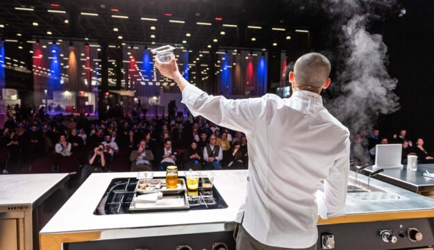Tra tendenze e visioni del futuro&nbsp;torna &ldquo;Identit&agrave; Milano&rdquo;, con i pi&ugrave; grandi chef italiani e mondiali