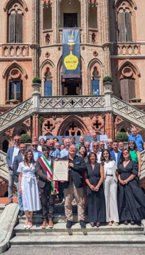 Il wine critic Ian D&rsquo;Agata cittadino onorario di Novello, terra della Nas-c&euml;tta, nelle Langhe