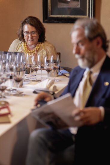 Alessandro Regoli, direttore WineNews, e Monical Larner, di The Wine Advocate