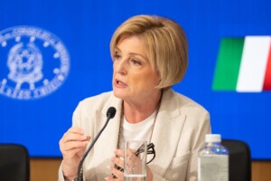 Tra lavoro agricolo e caporalato, a WineNews, la Ministra del Lavoro, Marina Calderone