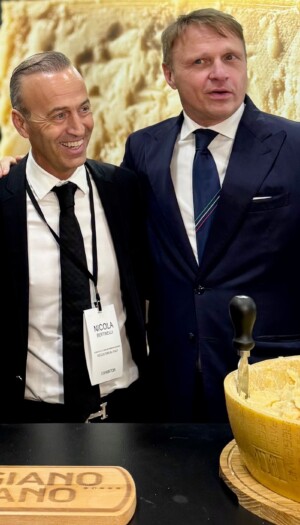 Il Parmigiano Reggiano, pi&ugrave; forte dei dazi e delle crisi diplomatiche, cresce ancora in Usa nel 2026