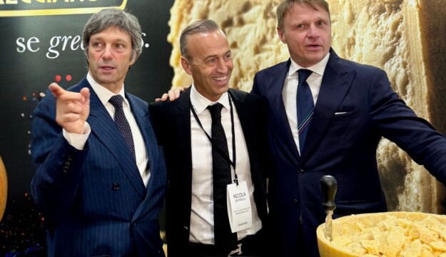 Il Parmigiano Reggiano, pi&ugrave; forte dei dazi e delle crisi diplomatiche, cresce ancora in Usa nel 2026
