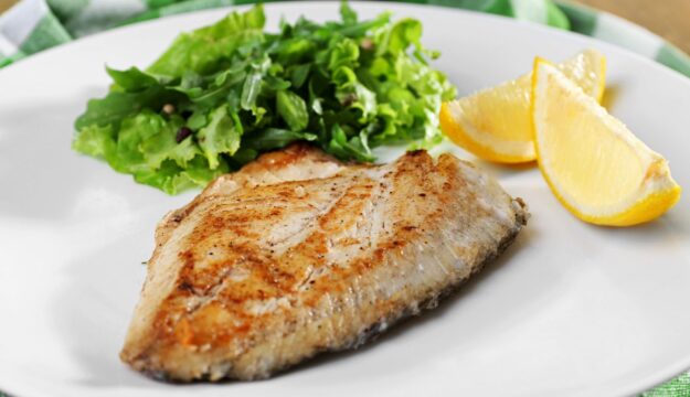 Pesce gi&agrave; pronto: cambia la tavola degli italiani, diminuisce la voglia di cucinarlo