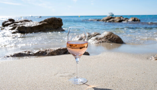 Vino rosato, mercato in crescita: nel 2032 saranno superati i 5 miliardi di dollari in valore