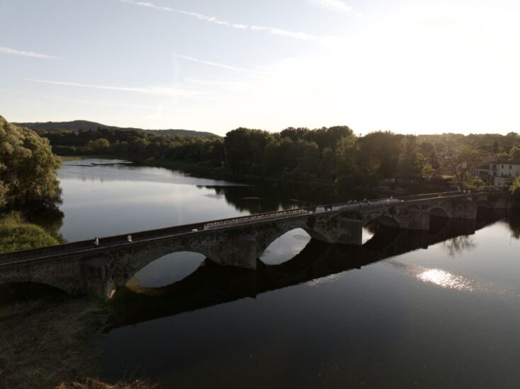 La cena su Ponte Buriano per i 25 anni dell’Oreno di Tenuta Sette Ponti 