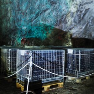 Dal mare alle miniere, il vino continua a sperimentare nuovi luoghi di affinamento oltre la cantina