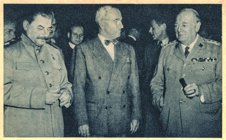 Iosif Stalin, Harry Truman e Winston Churchill nella Conferenza di Postdam del 1945 