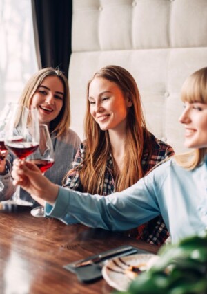 &ldquo;Profanare&rdquo; il vino per renderlo meno formale e inserirlo nel contesto delle esperienze giovanili