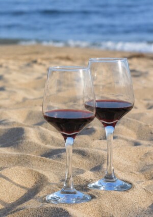 Il vino rosso? D&rsquo;estate si beve fresco. Una tendenza sempre pi&ugrave; diffusa (e un tab&ugrave; ormai sdoganato)