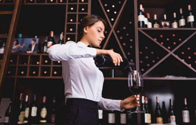 BOTTEGA DEL VINO, CIAU DEL TORNAVENTO, CRACCO, ENOTECA PINCHIORRI, LA PERGOLA DEL ROME CAVALIERI, POETA CONTADINO, WINE SPECTATOR, Mondo