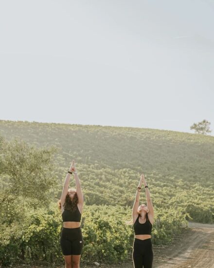 “In vigna con Angelina” e Tasca d’Almerita sull’isola di Mozia per la “Giornata Internazionale dello Yoga”