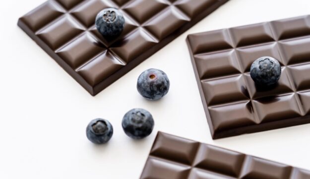 Cacao, mirtilli, cocco, mandorle e vaniglia ... Ecco i 41 &ldquo;super ingredienti&rdquo; top del 2025